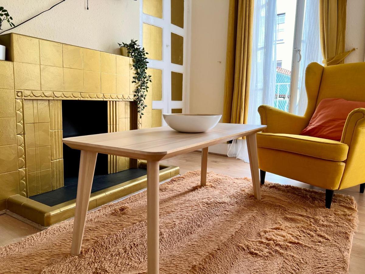 Candy Cafe Apartment Лондон Екстериор снимка