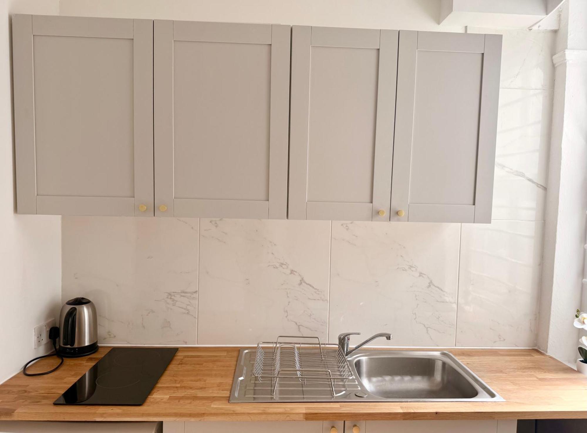 Candy Cafe Apartment Лондон Екстериор снимка
